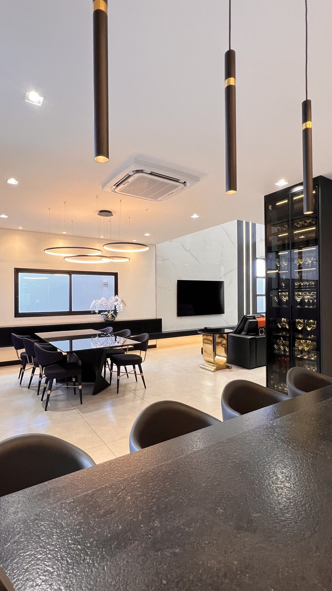 Ambiente integrado de alto padrão planejado pela Villa